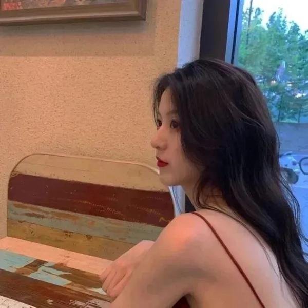树林里的夫妻